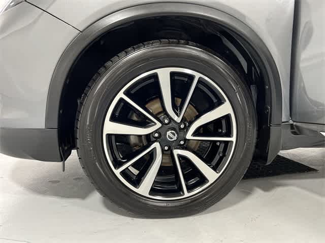 Thumbnail: 2017 Nissan Rogue - 18