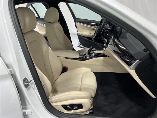 Thumbnail: 2023 BMW 5 Series - 26