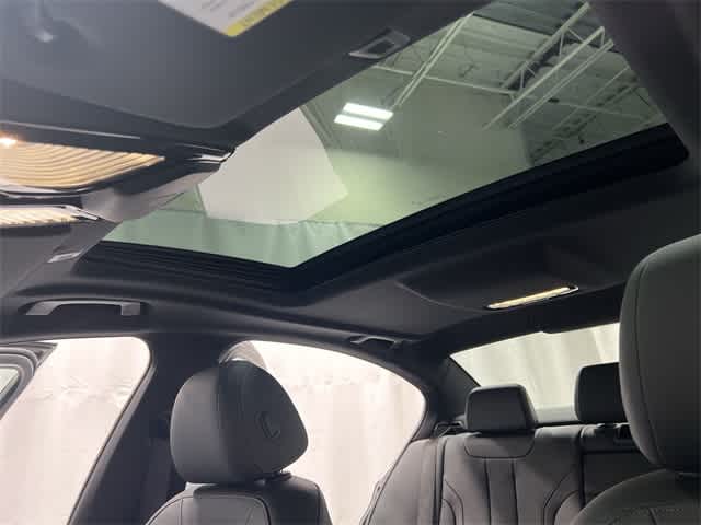 Thumbnail: 2023 BMW 5 Series - 23