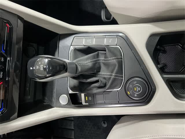 Thumbnail: 2022 Volkswagen Tiguan - 30