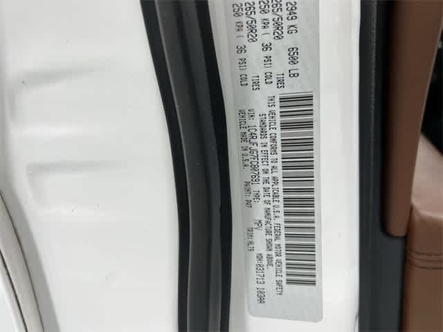 Thumbnail: 2015 Jeep Grand Cherokee - 34