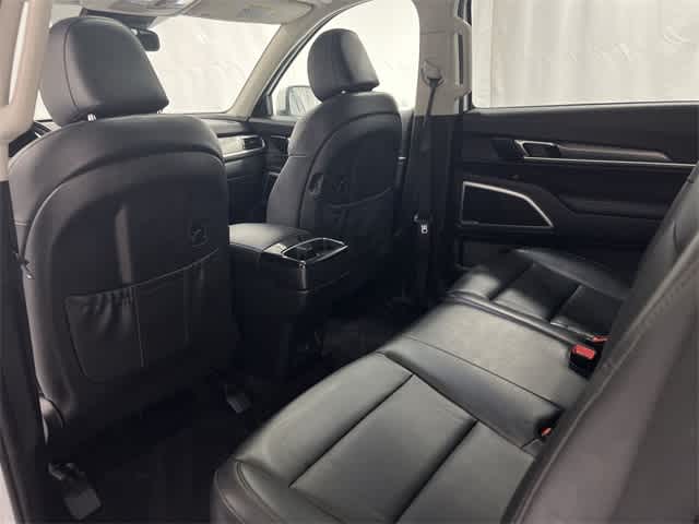 Thumbnail: 2020 Kia Telluride - 24