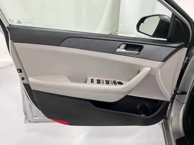 Thumbnail: 2017 Hyundai Sonata - 34