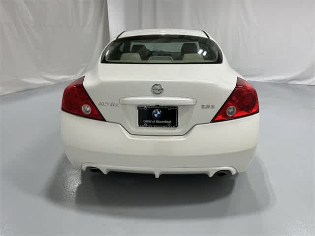 Thumbnail: 2010 Nissan Altima - 13