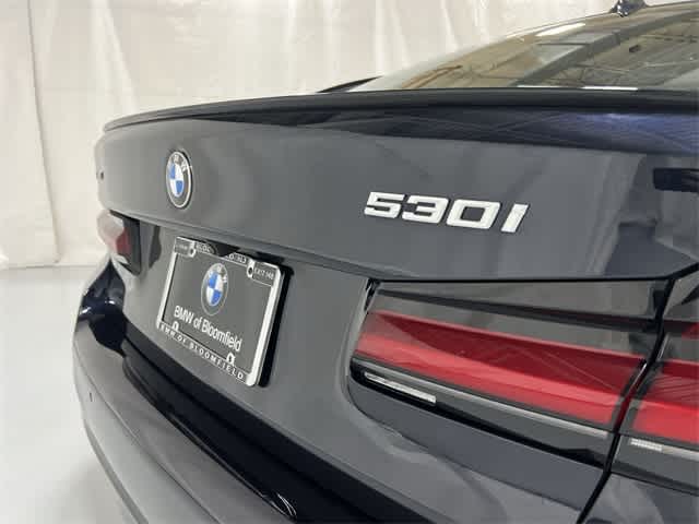 Thumbnail: 2023 BMW 5 Series - 17