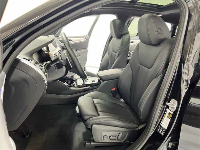 Thumbnail: 2025 BMW X4 - 21