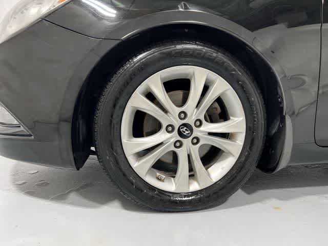 Thumbnail: 2013 Hyundai Sonata - 18