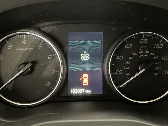 Thumbnail: 2014 Mitsubishi Outlander - 30