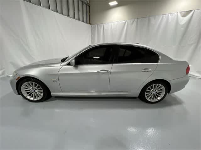Thumbnail: 2011 BMW 3 Series - 11