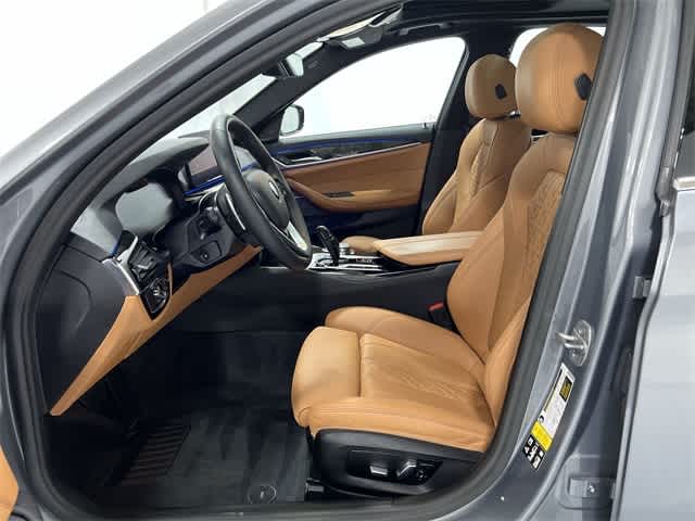 Thumbnail: 2023 BMW 5 Series - 10