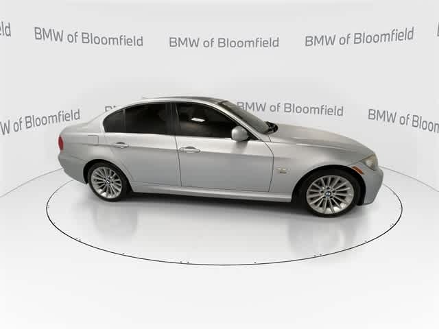 Thumbnail: 2011 BMW 3 Series - 9