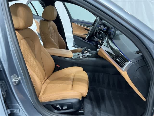 Thumbnail: 2023 BMW 5 Series - 26