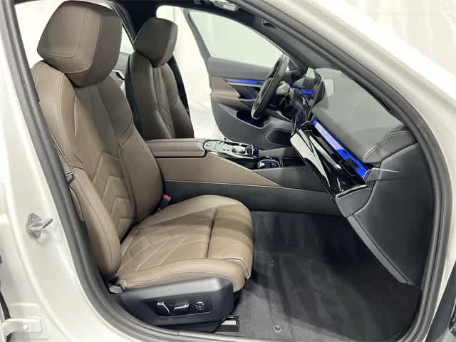 Thumbnail: 2025 BMW i5 - 26