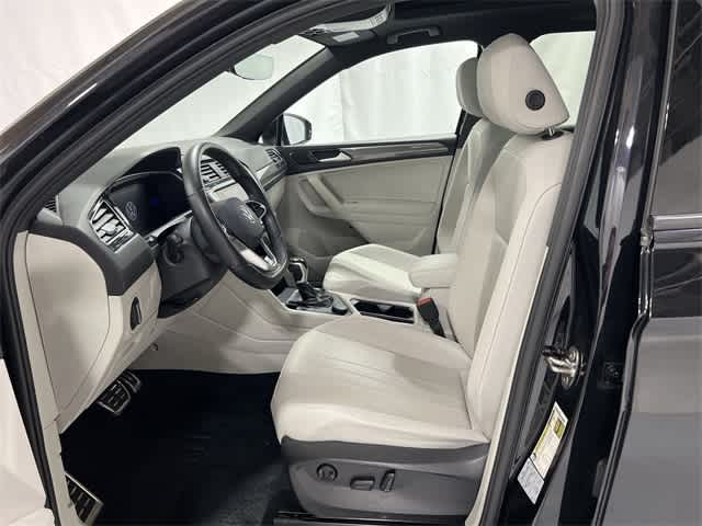 Thumbnail: 2022 Volkswagen Tiguan - 10