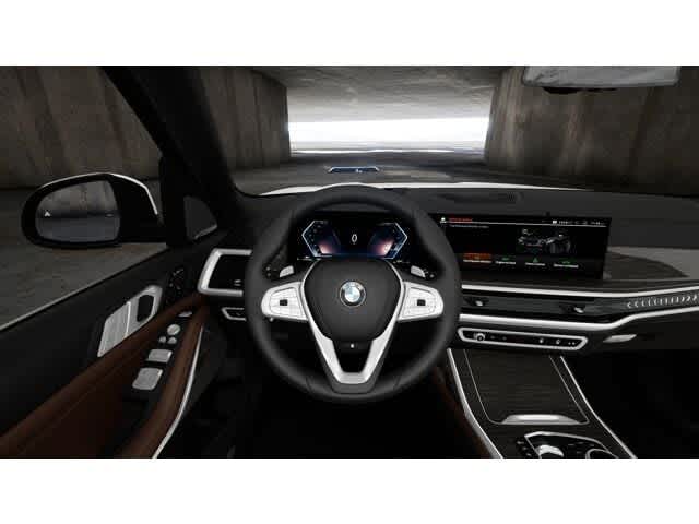 Thumbnail: 2026 BMW X7 - 13