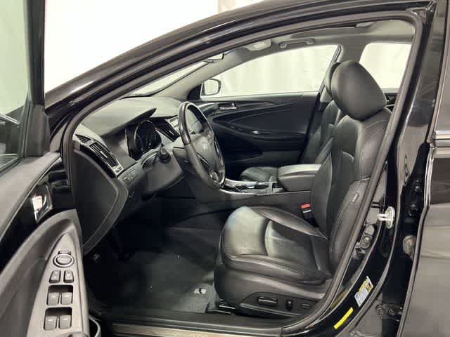 Thumbnail: 2013 Hyundai Sonata - 10