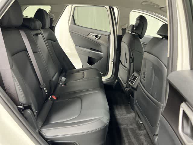 Thumbnail: 2023 Kia Sportage - 24