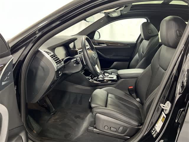 Thumbnail: 2025 BMW X4 - 10