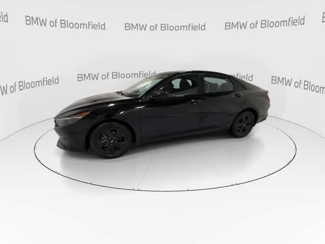 Thumbnail: 2023 Hyundai Elantra - 4