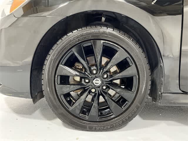 Thumbnail: 2018 Nissan Sentra - 18