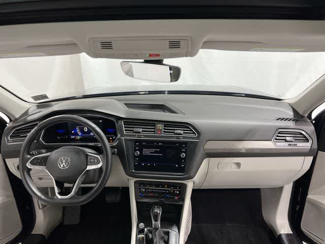 Thumbnail: 2022 Volkswagen Tiguan - 20