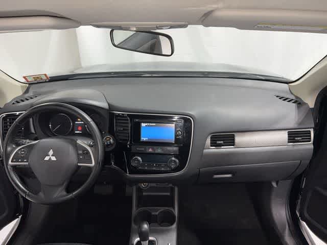 Thumbnail: 2014 Mitsubishi Outlander - 20