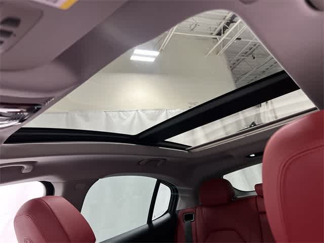 Thumbnail: 2021 Alfa Romeo Stelvio - 23