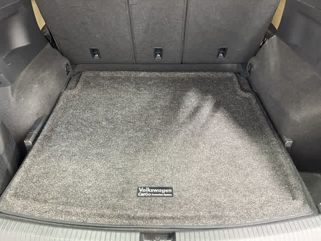 Thumbnail: 2023 Volkswagen Tiguan - 32