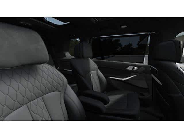 Thumbnail: 2026 BMW X7 - 12