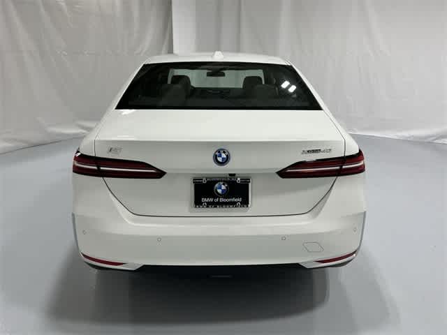 Thumbnail: 2025 BMW i5 - 13