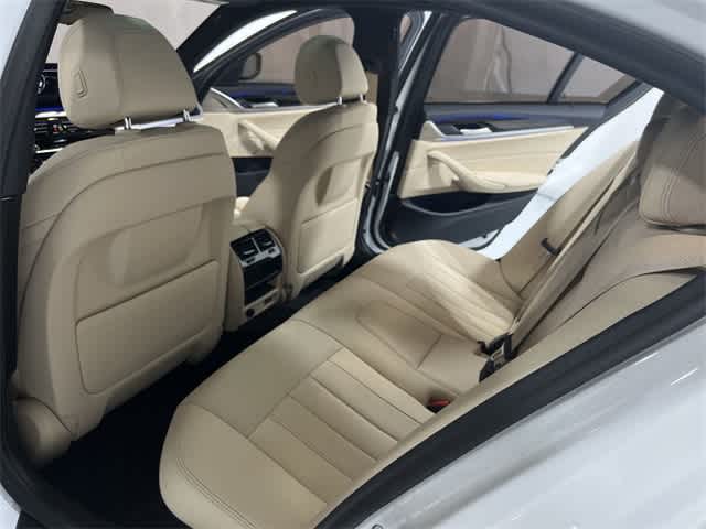 Thumbnail: 2023 BMW 5 Series - 24