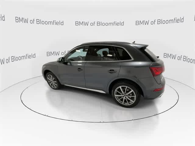 Thumbnail: 2022 Audi SQ5 - 5