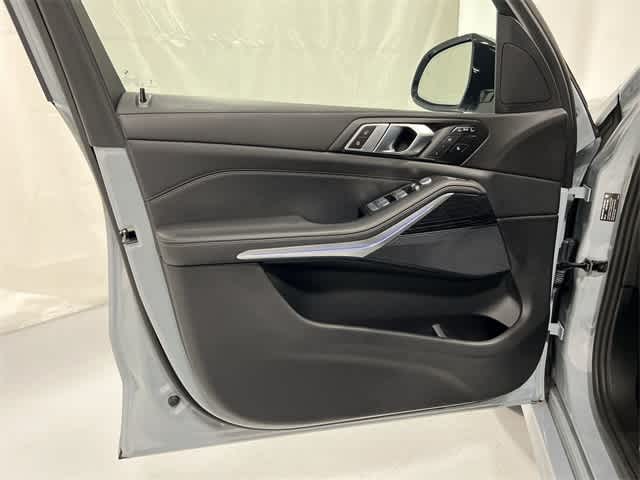 Thumbnail: 2024 BMW X7 - 35