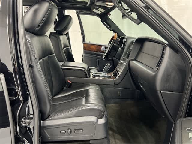 Thumbnail: 2016 Lincoln Navigator - 26