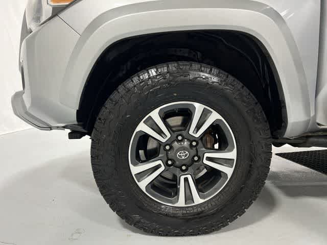 Thumbnail: 2017 Toyota Tacoma - 18