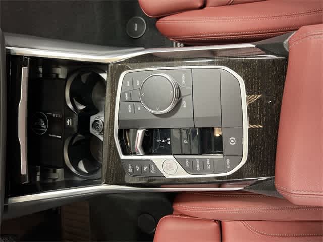 Thumbnail: 2024 BMW 3 Series - 30