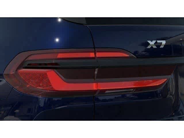 Thumbnail: 2027 BMW X7 - 8