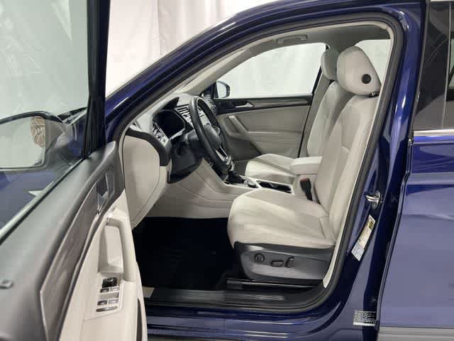 Thumbnail: 2022 Volkswagen Tiguan - 10