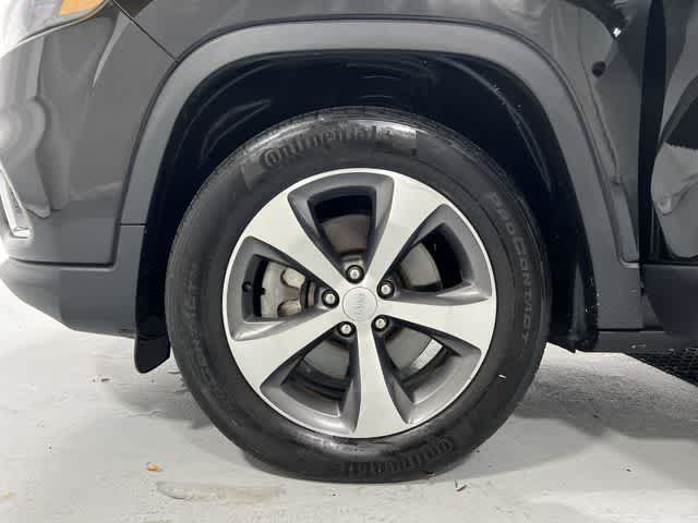 Thumbnail: 2020 Jeep Cherokee - 18