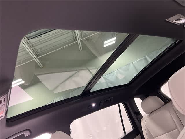 Thumbnail: 2022 Volkswagen Tiguan - 23