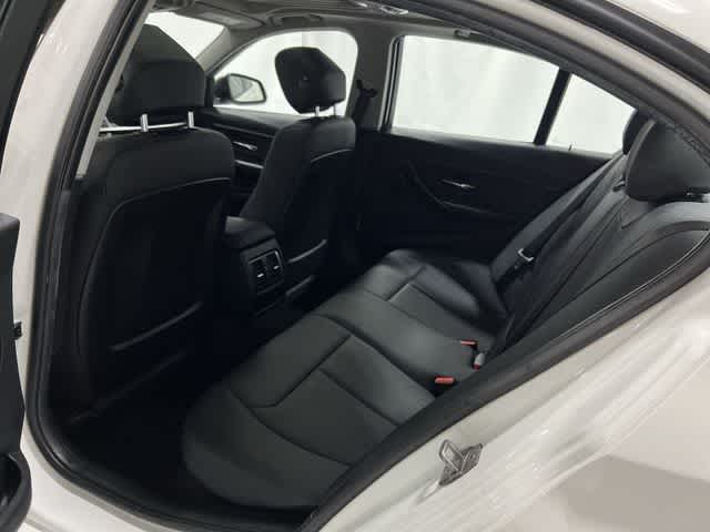 Thumbnail: 2017 BMW 3 Series - 24