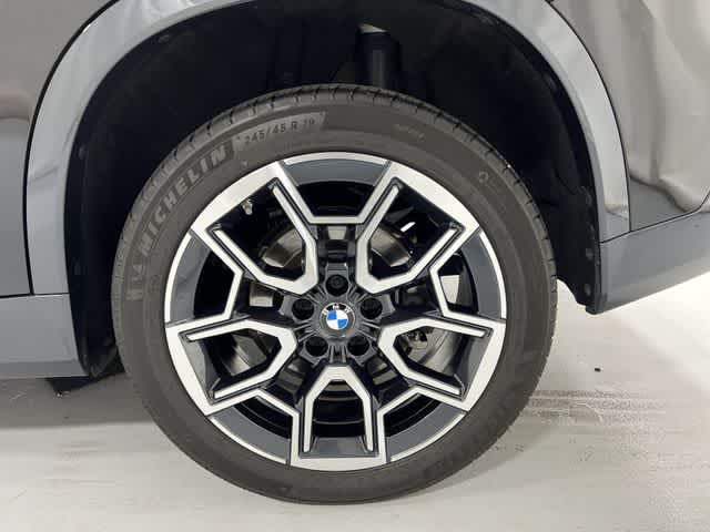 Thumbnail: 2023 BMW X1 - 19
