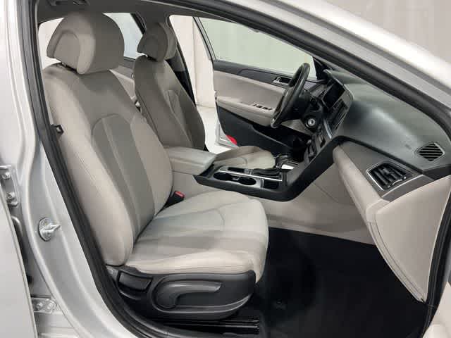 Thumbnail: 2017 Hyundai Sonata - 25