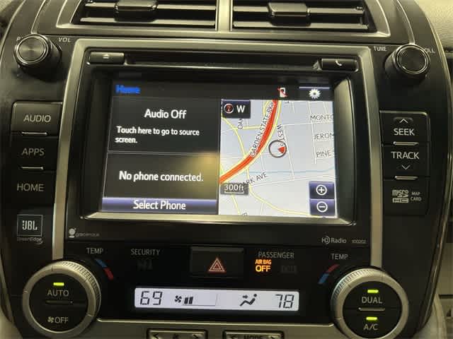 2014 Toyota Camry XLE 30