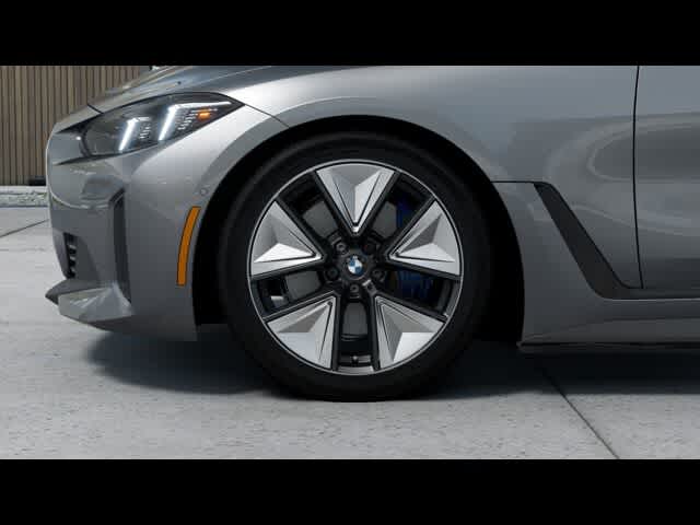 Thumbnail: 2025 BMW i4 - 7