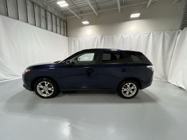 Thumbnail: 2014 Mitsubishi Outlander - 11