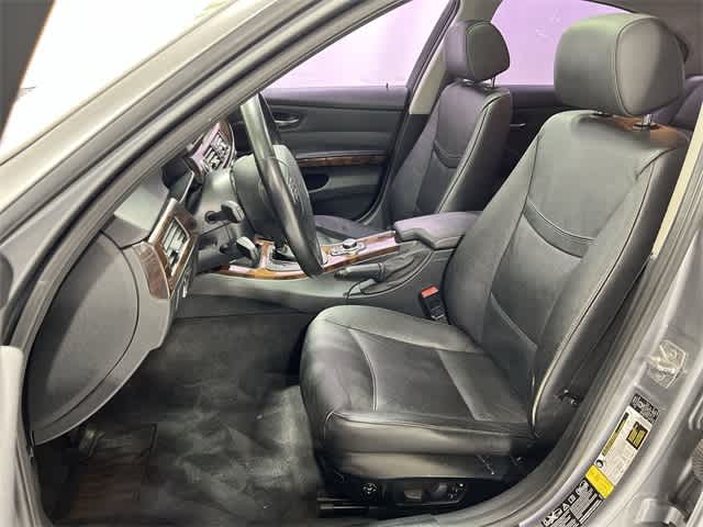 Thumbnail: 2011 BMW 3 Series - 21