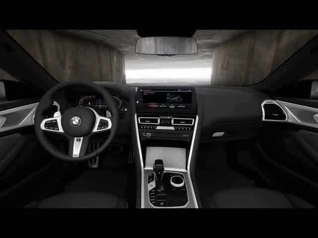 Thumbnail: 2025 BMW 8 Series - 10