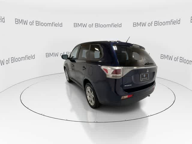 Thumbnail: 2014 Mitsubishi Outlander - 6
