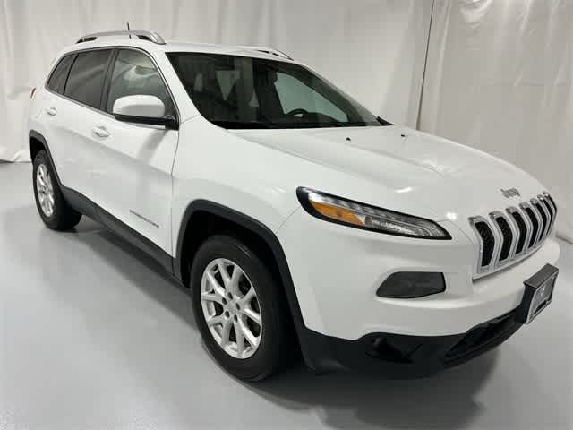 Thumbnail: 2017 Jeep Cherokee - 15